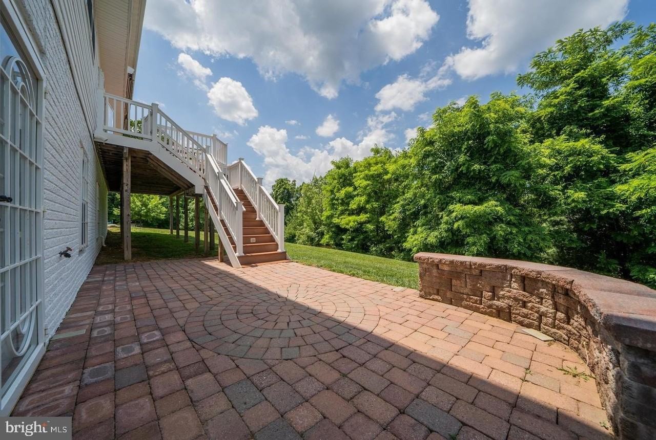 1401 Windjammer Ct - Photo 6 of 50