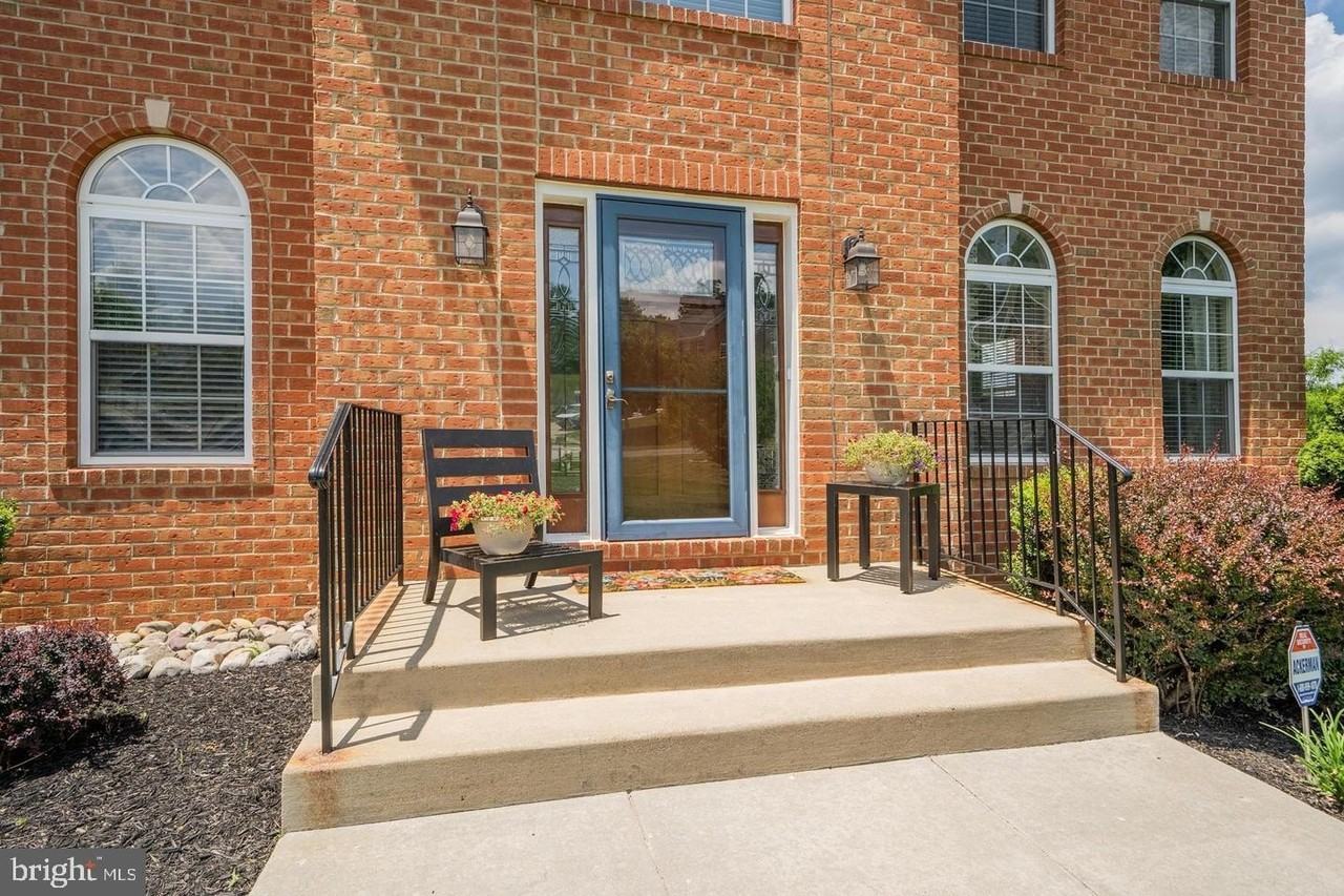 1401 Windjammer Ct - Photo 7 of 50