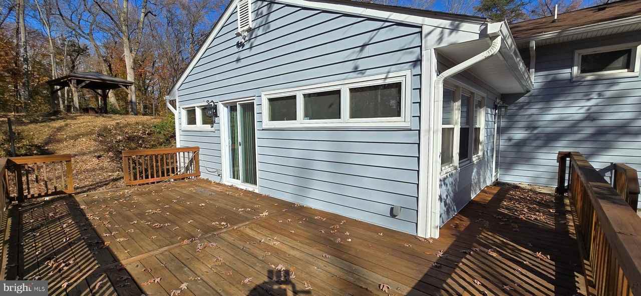 7613 Locust Ln - Photo 3 of 47