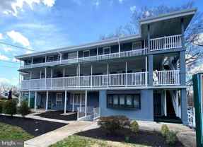 6200 54th Pl Apt 11 - Photo 1 of 1