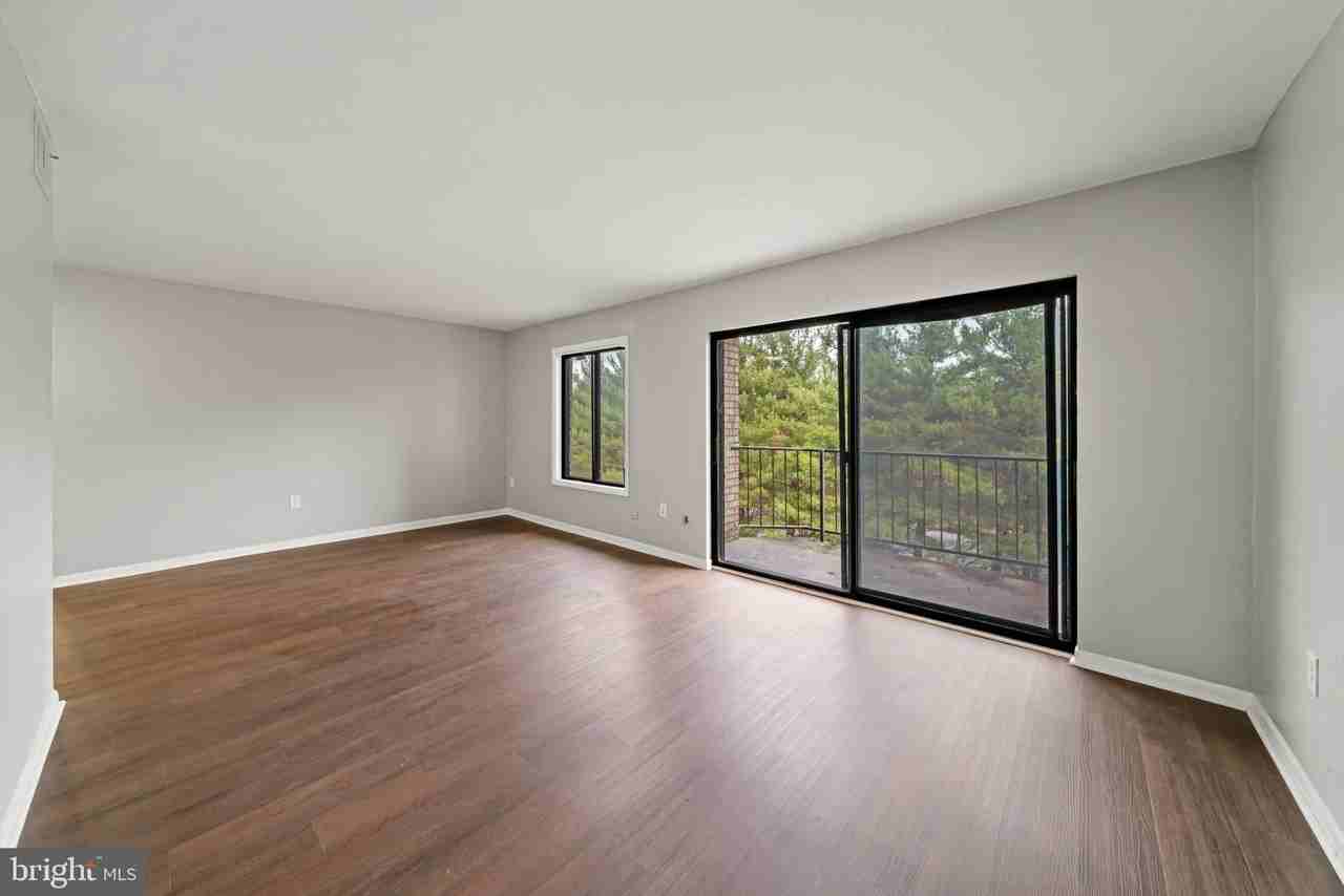 6934 Hanover Pkwy Apt 402 - Photo 3 of 28