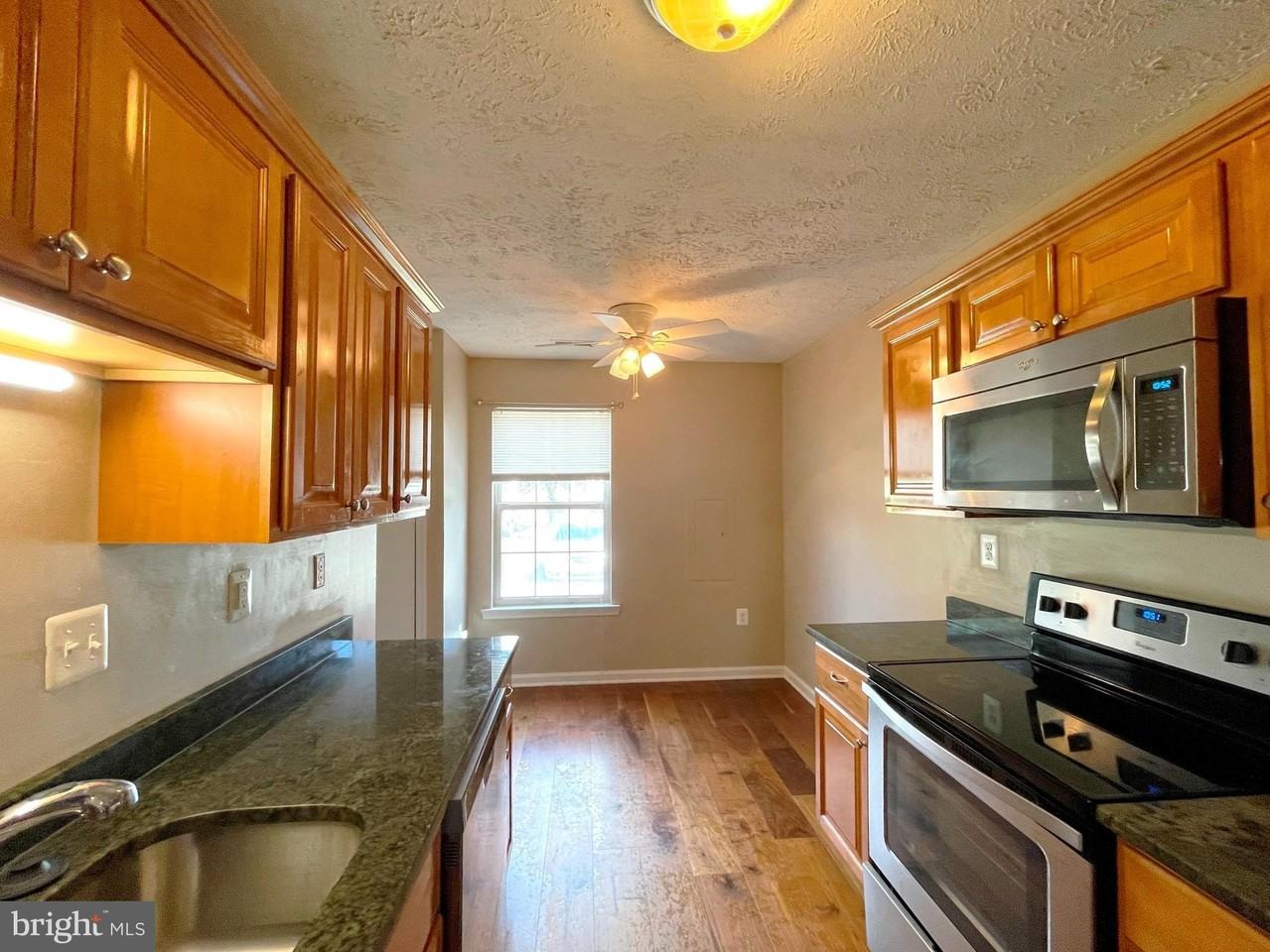 21822 Ronald Dr - Photo 4 of 24