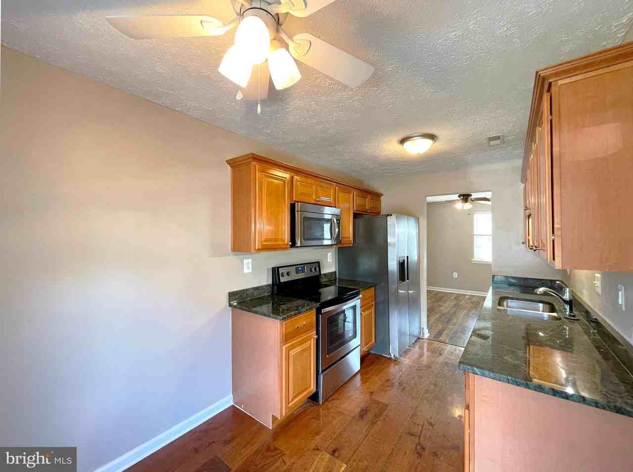 21822 Ronald Dr - Photo 5 of 24
