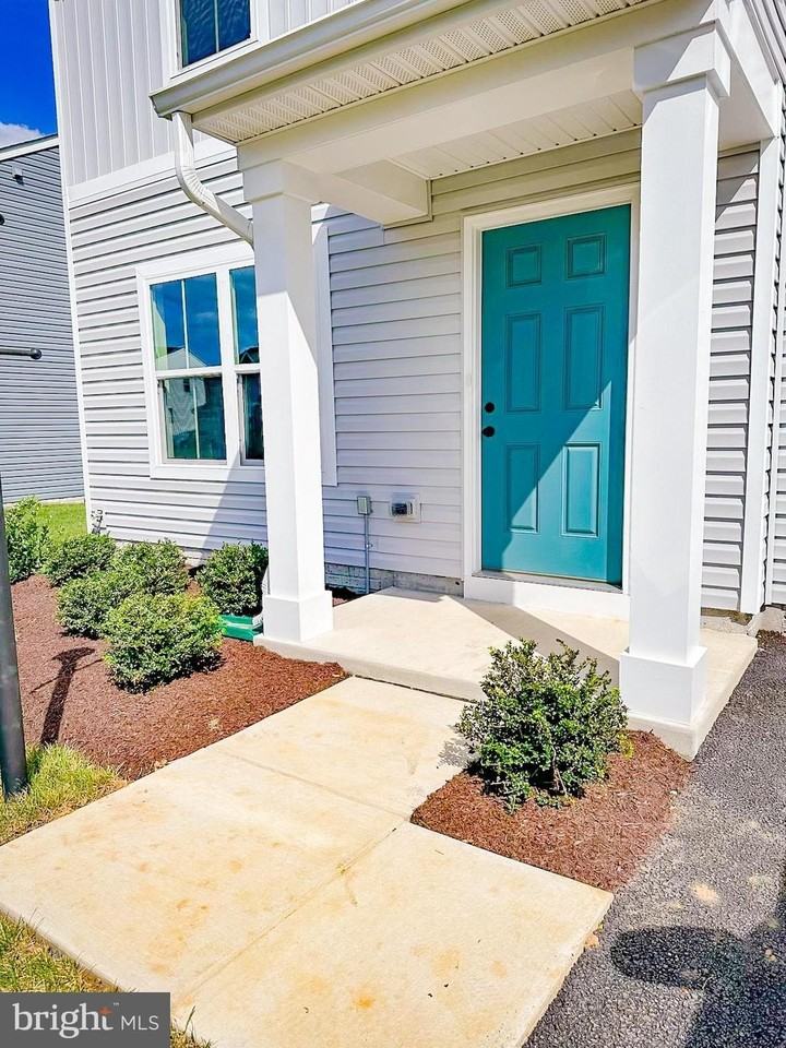 118 Charlotte St - Photo 2 of 29