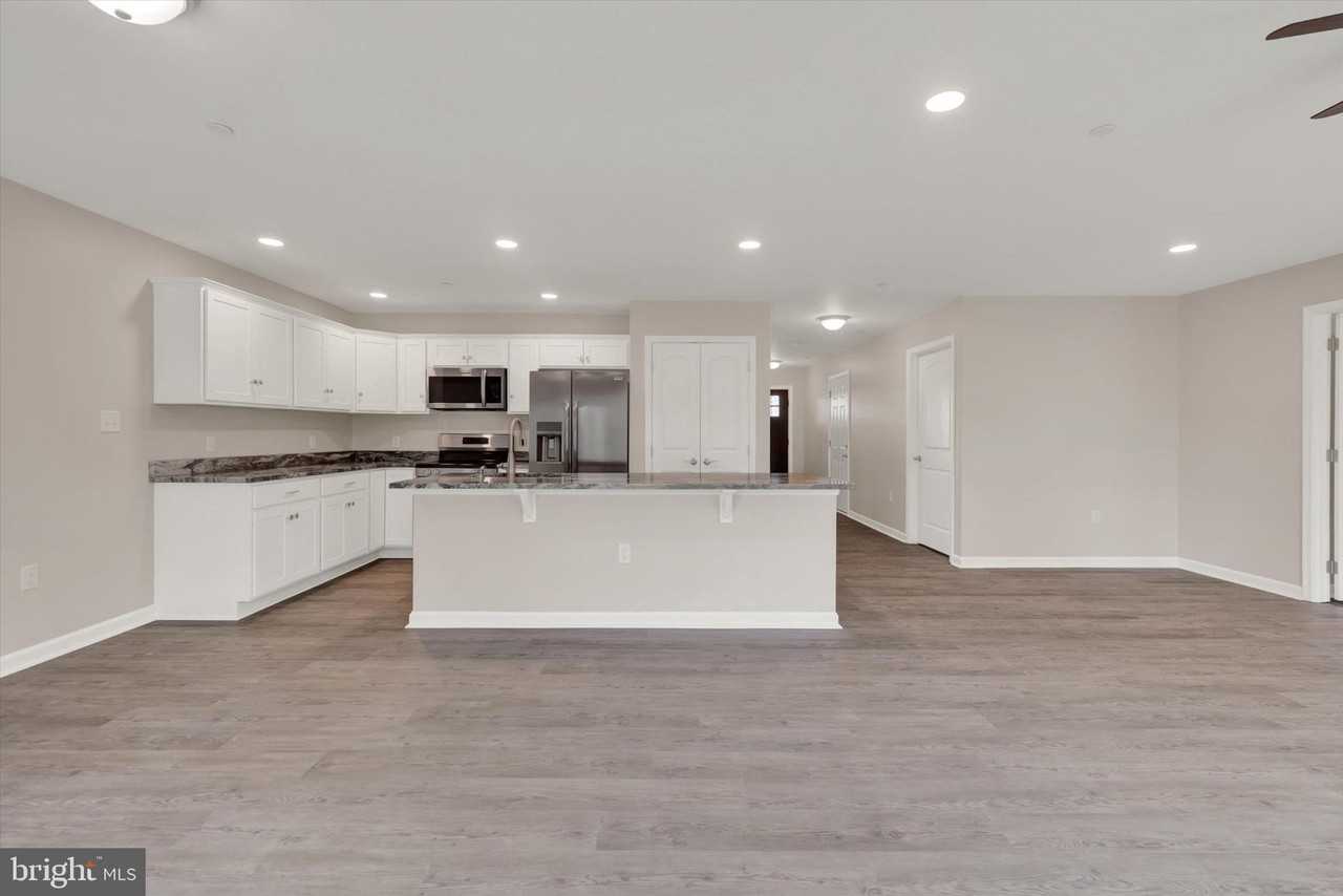 13918 Patriot Way - Photo 4 of 9