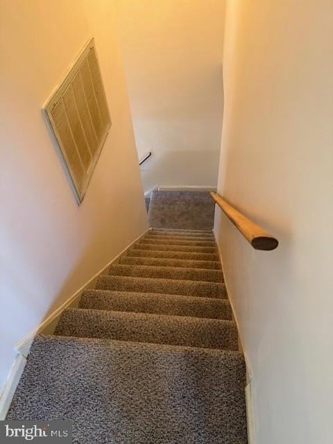 1237 Potomac Ave - Photo 3 of 13