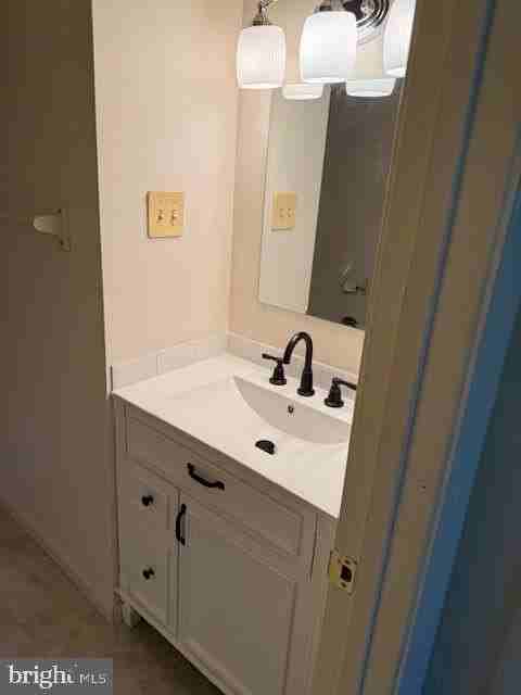 1237 Potomac Ave - Photo 7 of 13