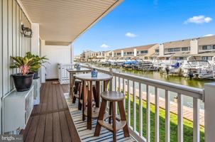 featured image of 714 Mooring Rd Unit C105