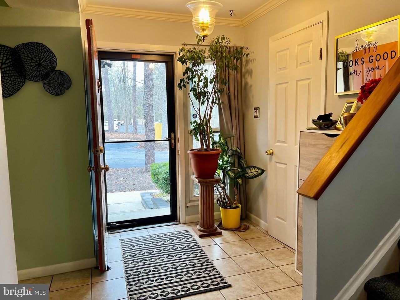 81 Dorset Ct - Photo 2 of 25