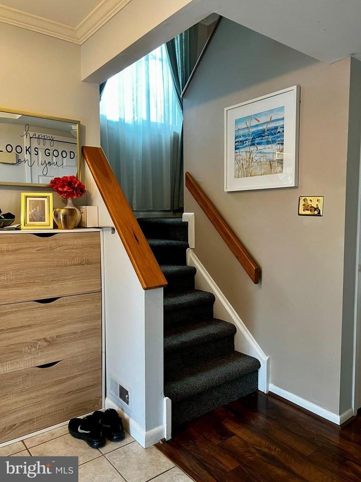 81 Dorset Ct - Photo 3 of 25