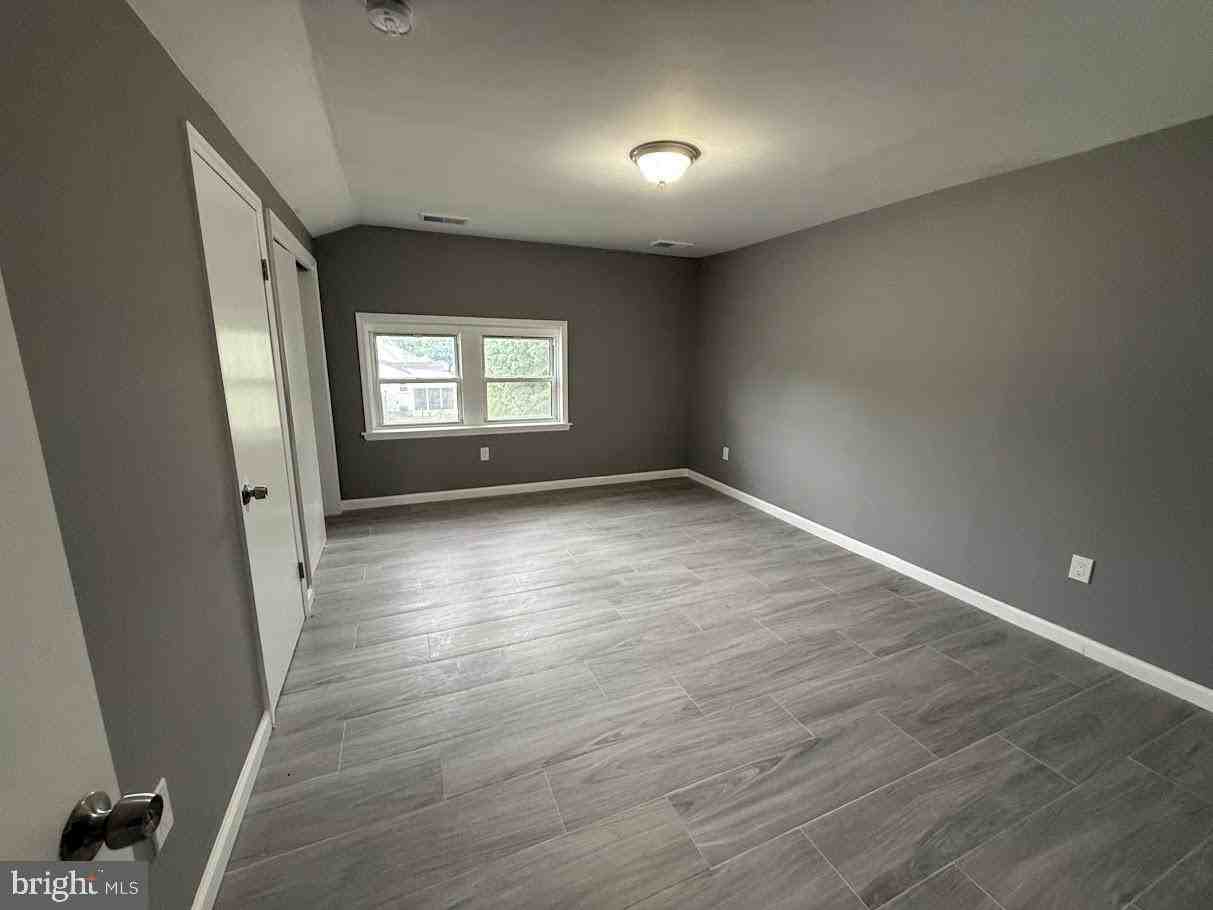 178 Crosswicks Rd - Photo 4 of 23