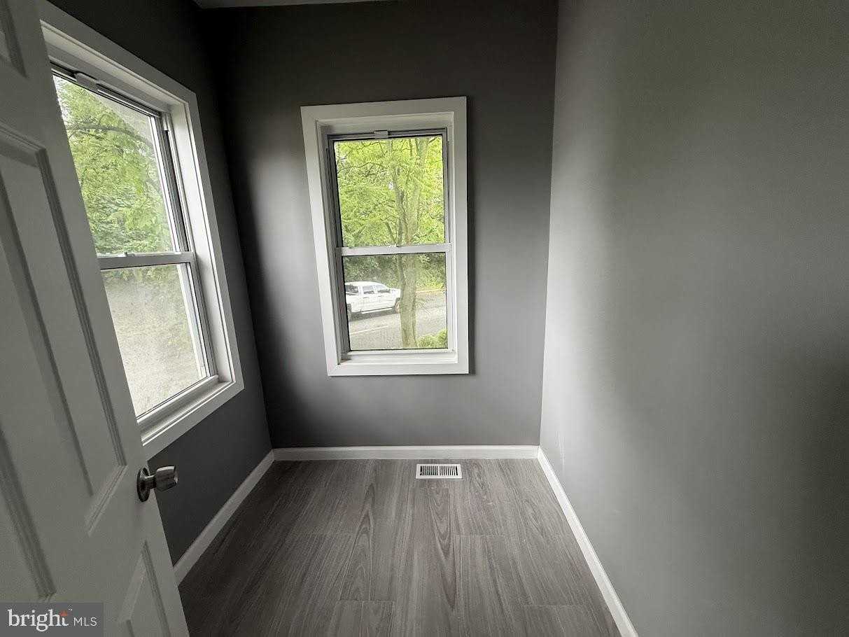 178 Crosswicks Rd - Photo 7 of 23