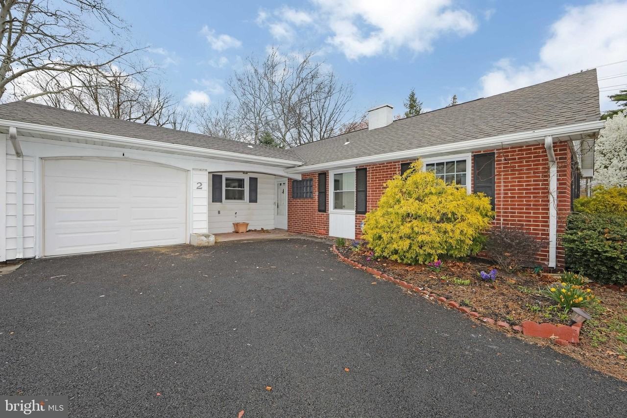 2 S Sunset Rd - Photo 2 of 27