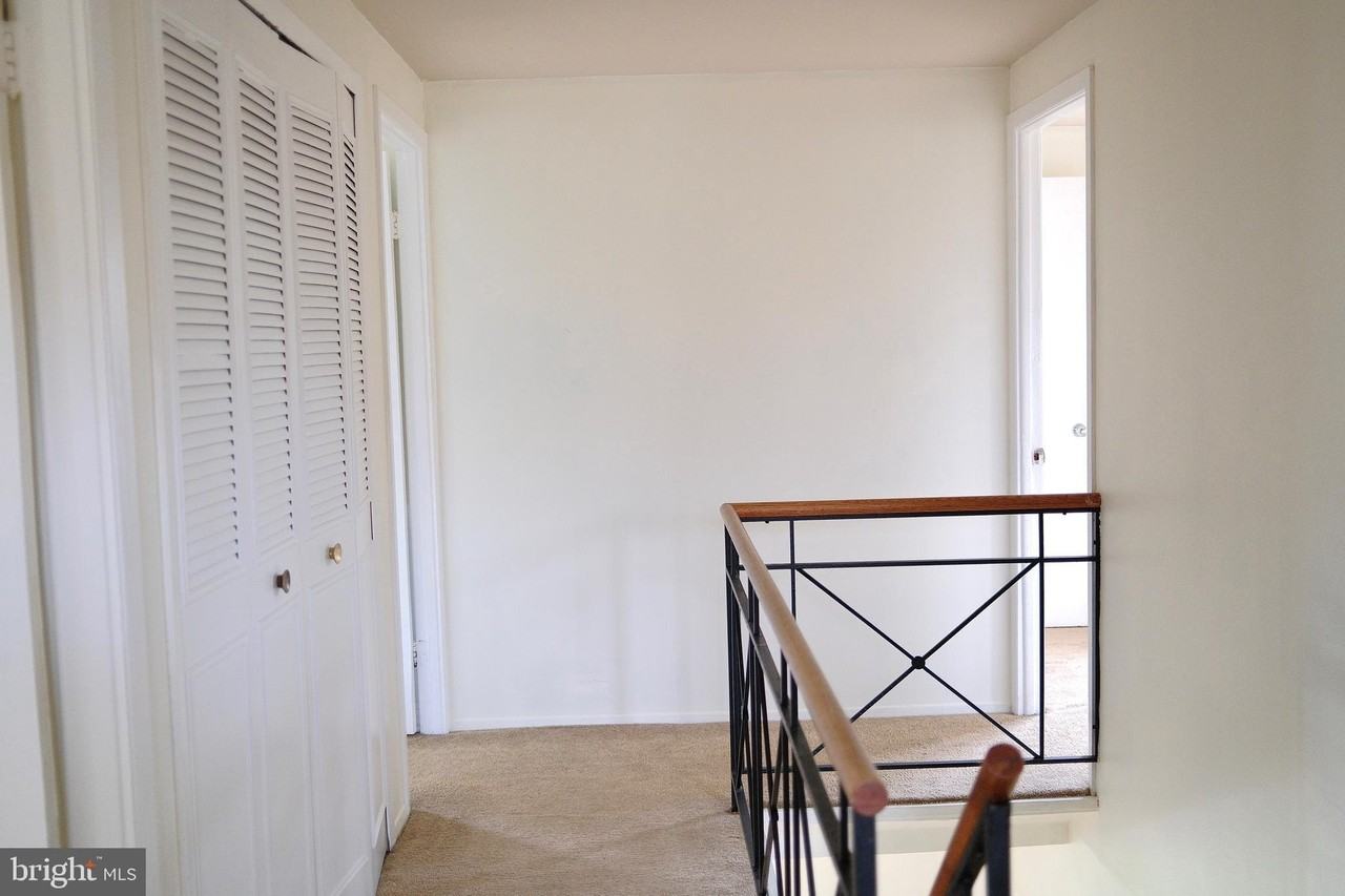 42 Northgate Ln - Photo 3 of 7