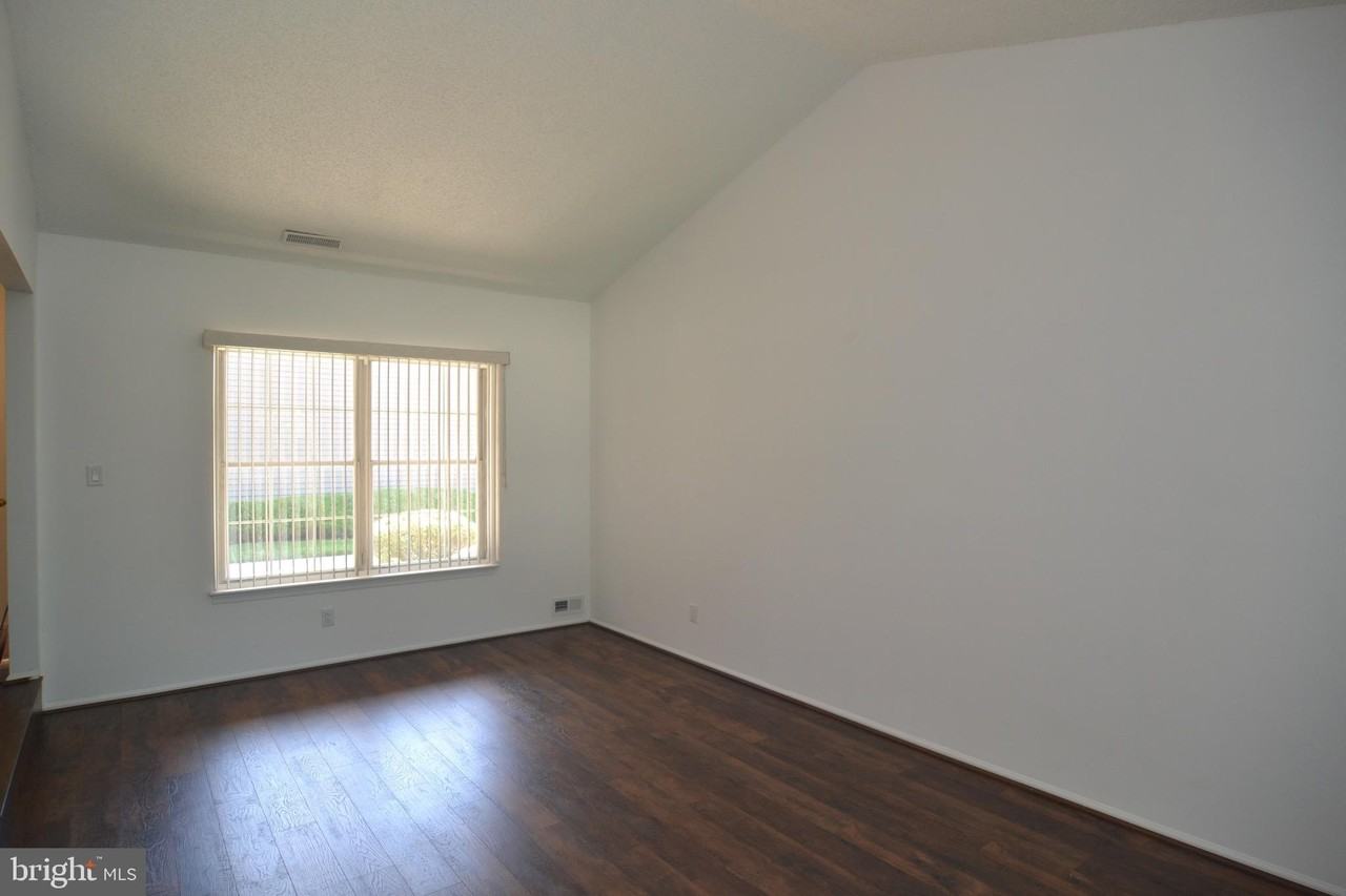 4004 Adelaide Dr - Photo 4 of 20