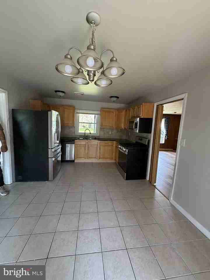 45 Meribrook Cir - Photo 2 of 7