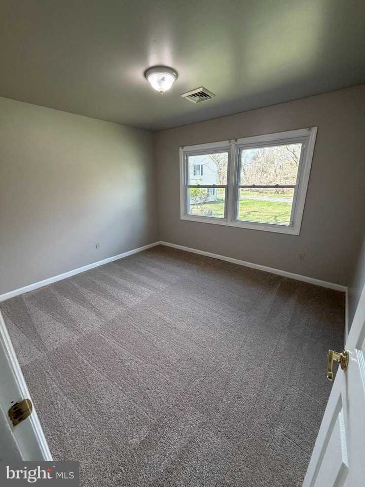 45 Meribrook Cir - Photo 4 of 7