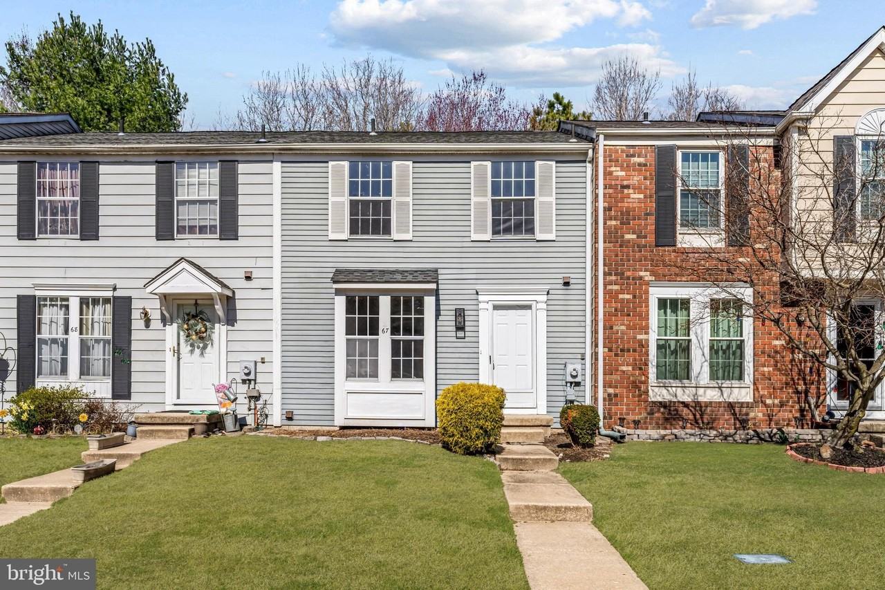 67 Dorchester Cir - Photo 2 of 25