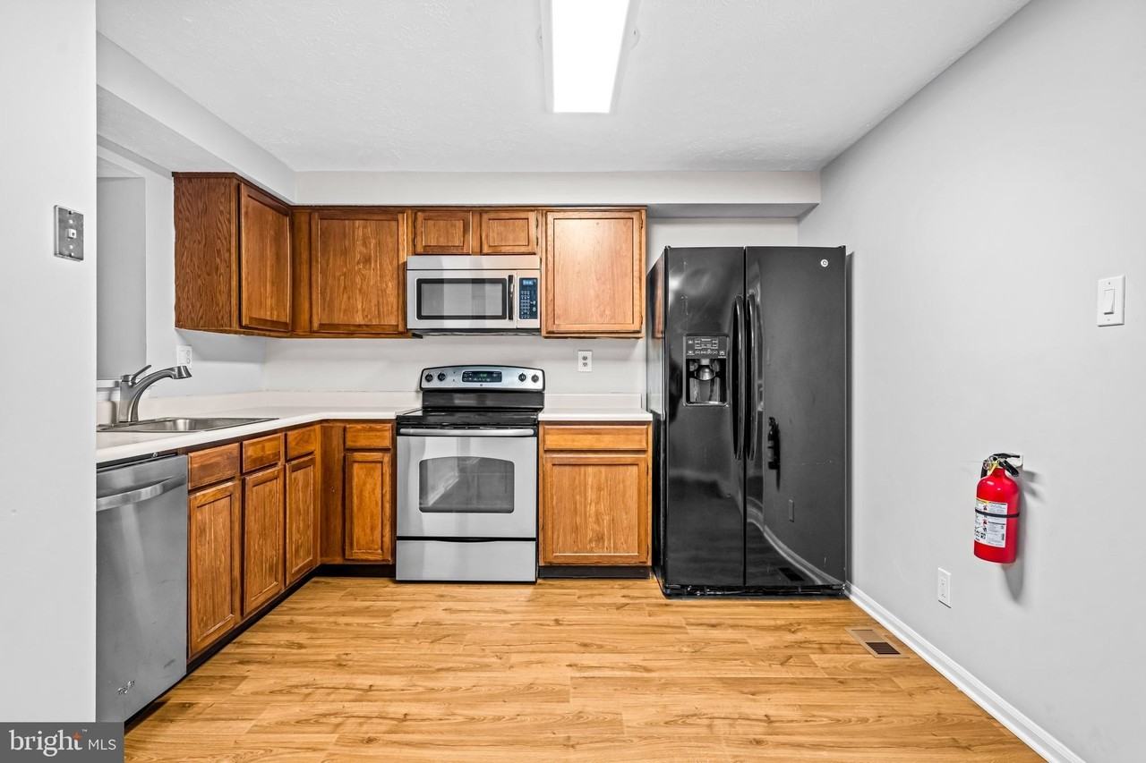 67 Dorchester Cir - Photo 6 of 25