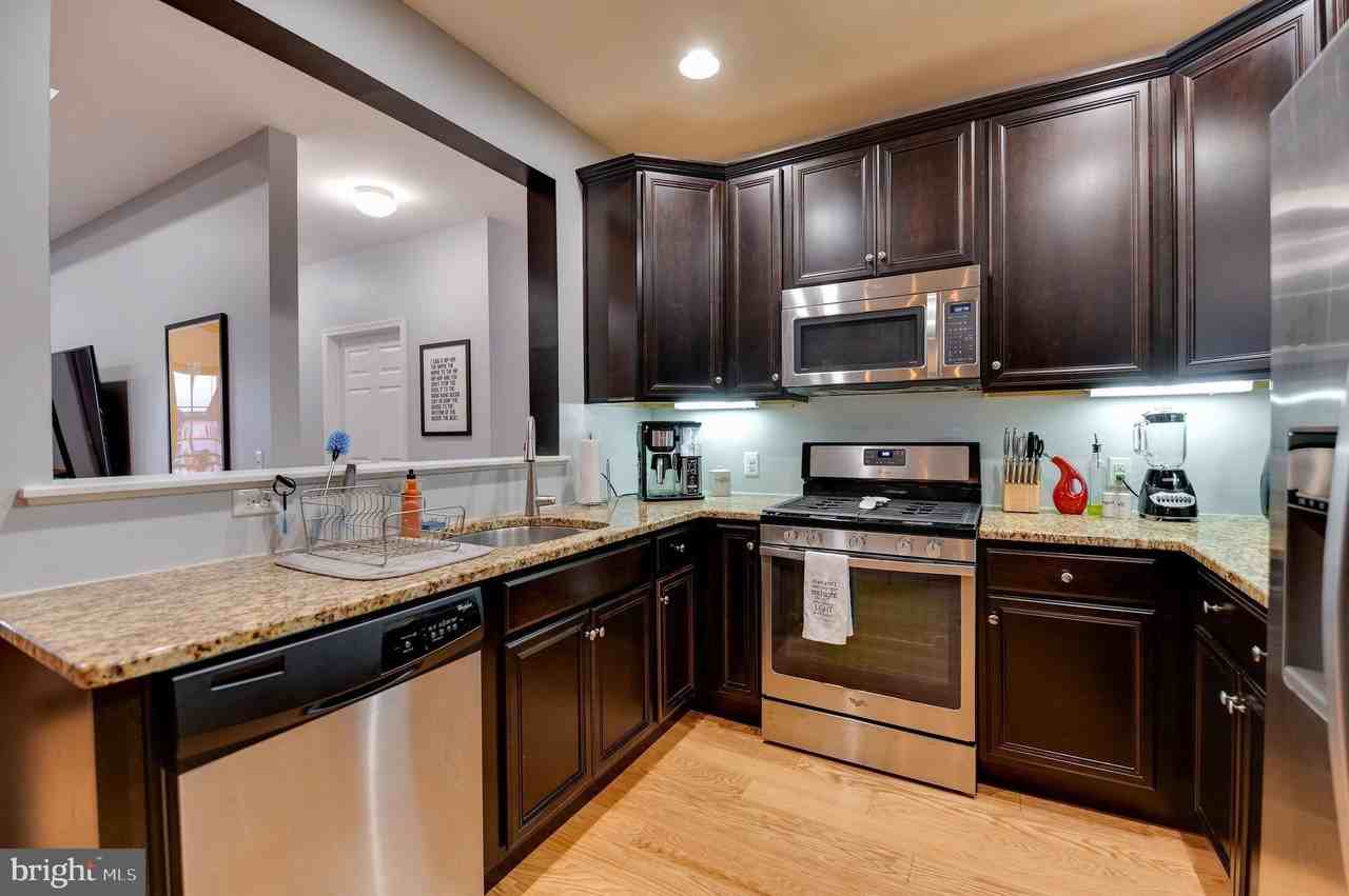 4646 Derby Ct - Photo 2 of 35