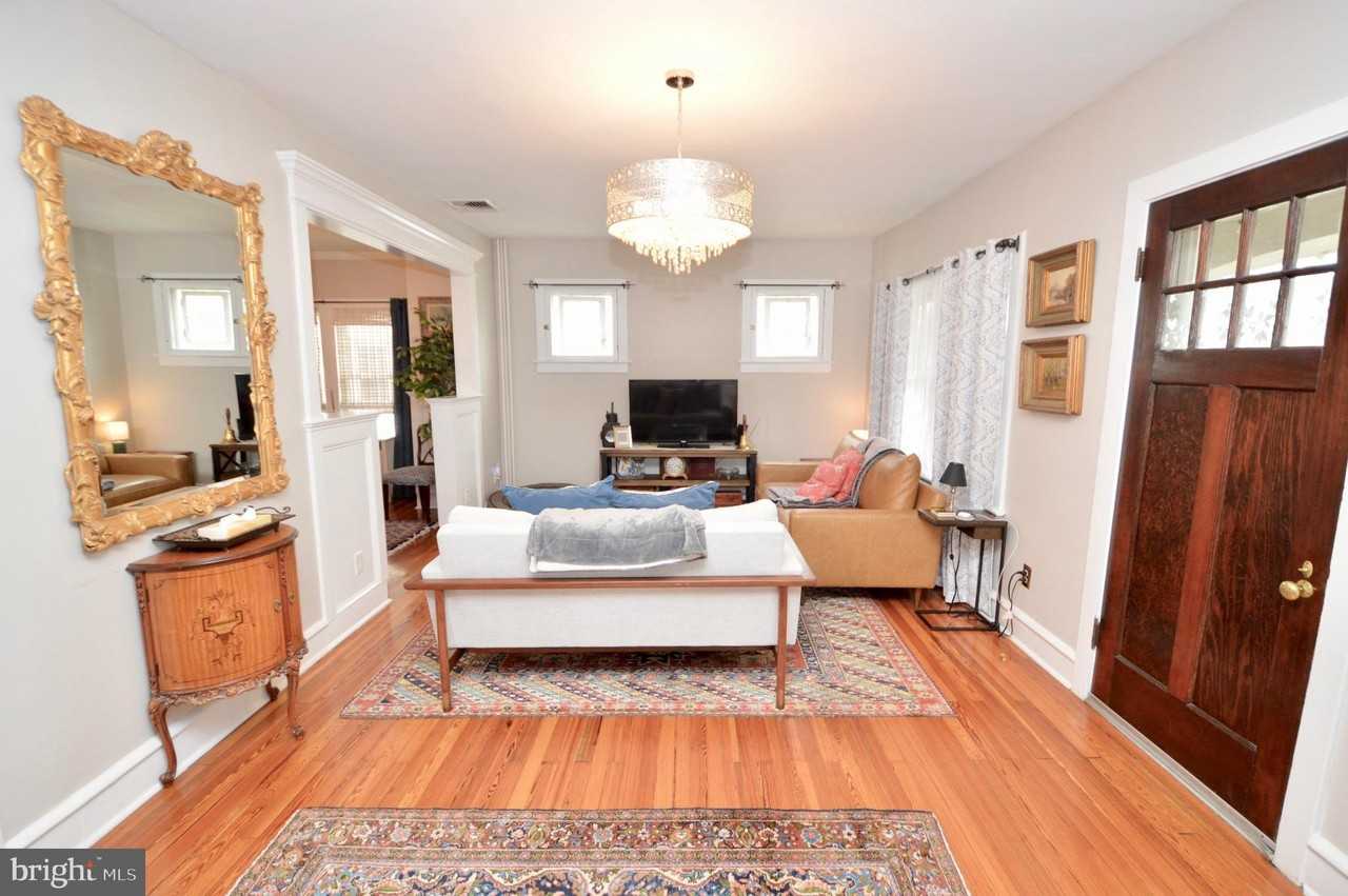 18 10th Ave - Photo 3 of 22