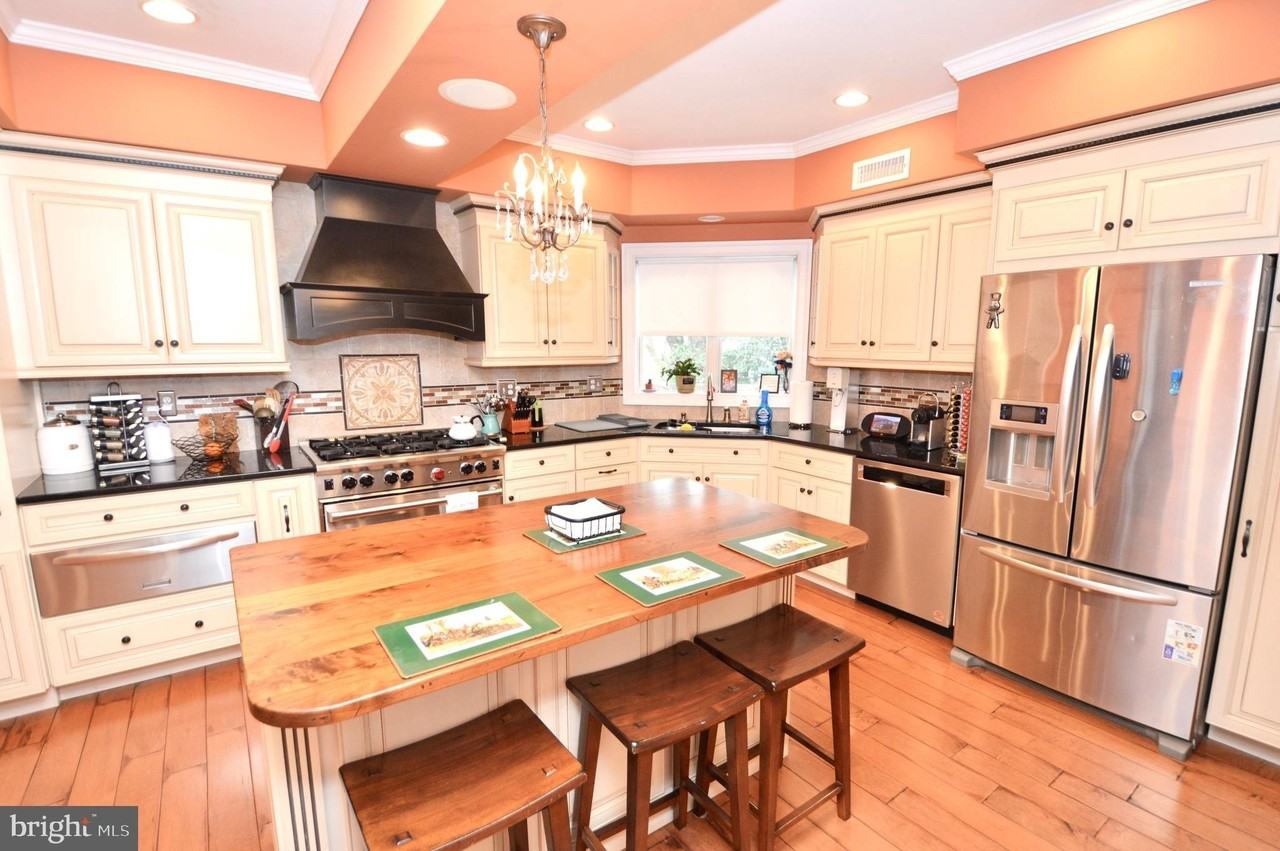 18 10th Ave - Photo 6 of 22