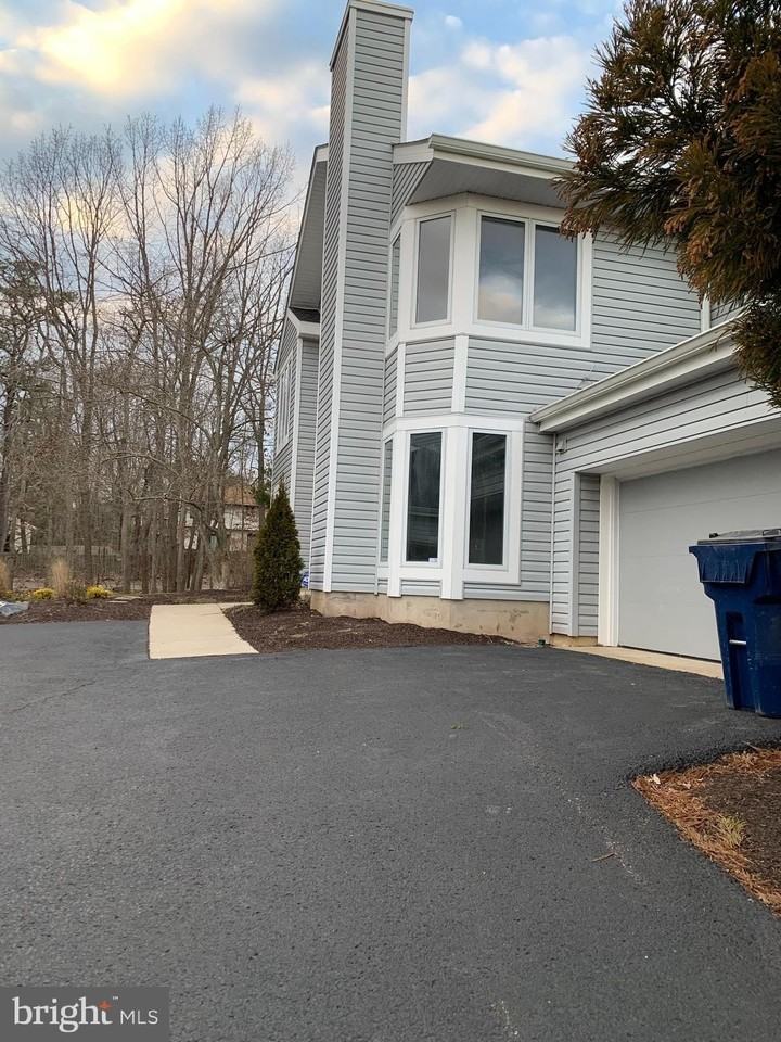 901 Champlain Dr - Photo 2 of 19