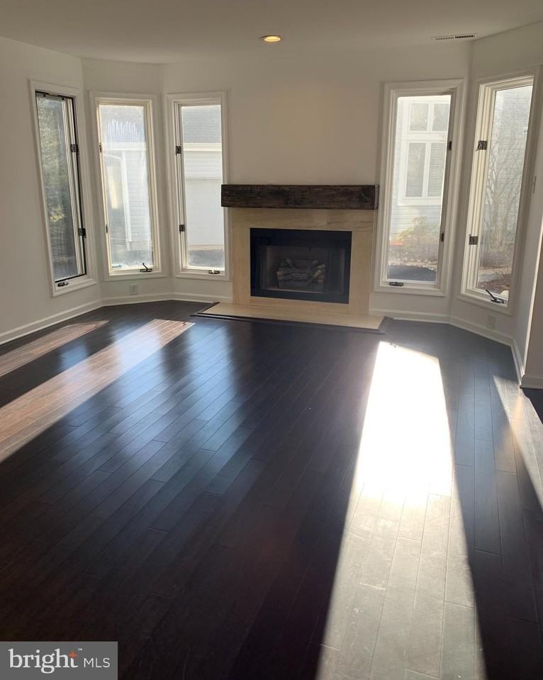 901 Champlain Dr - Photo 3 of 19