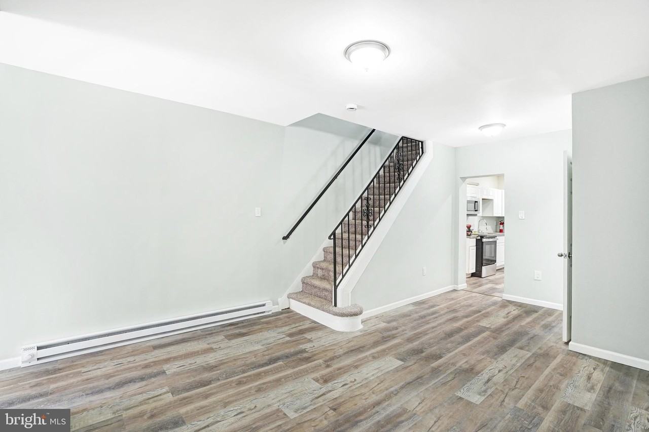 565 Line St - Photo 7 of 31