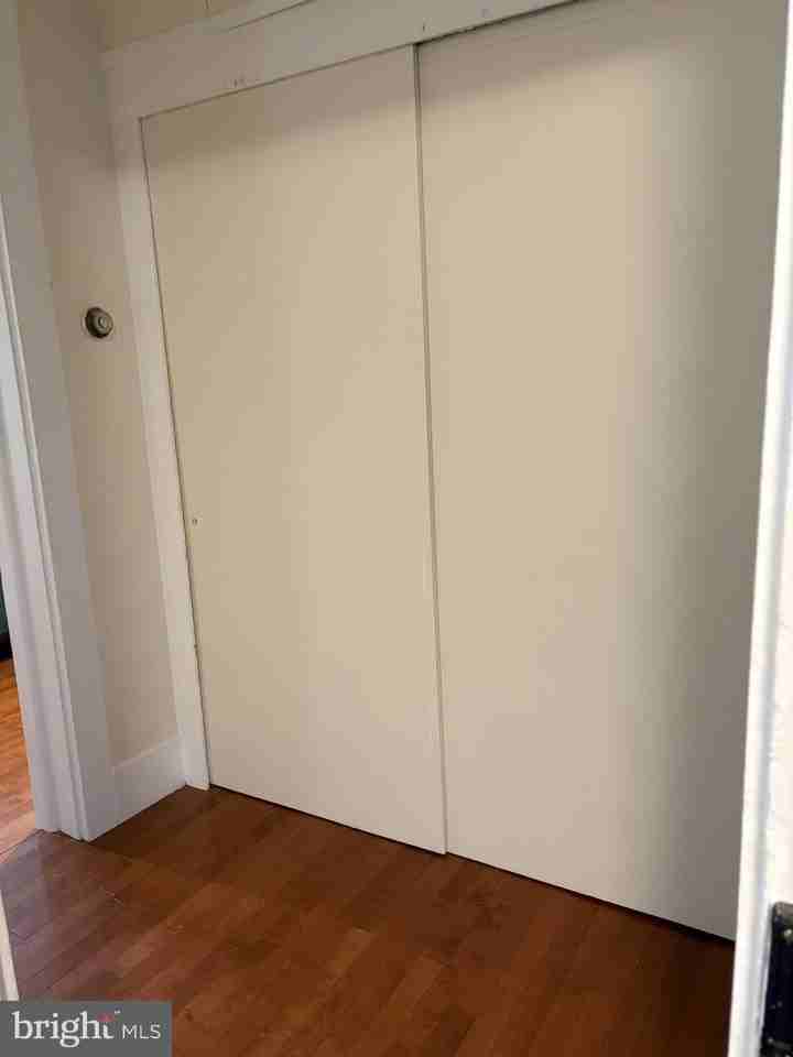 124 Dey St Unit B - Photo 5 of 16