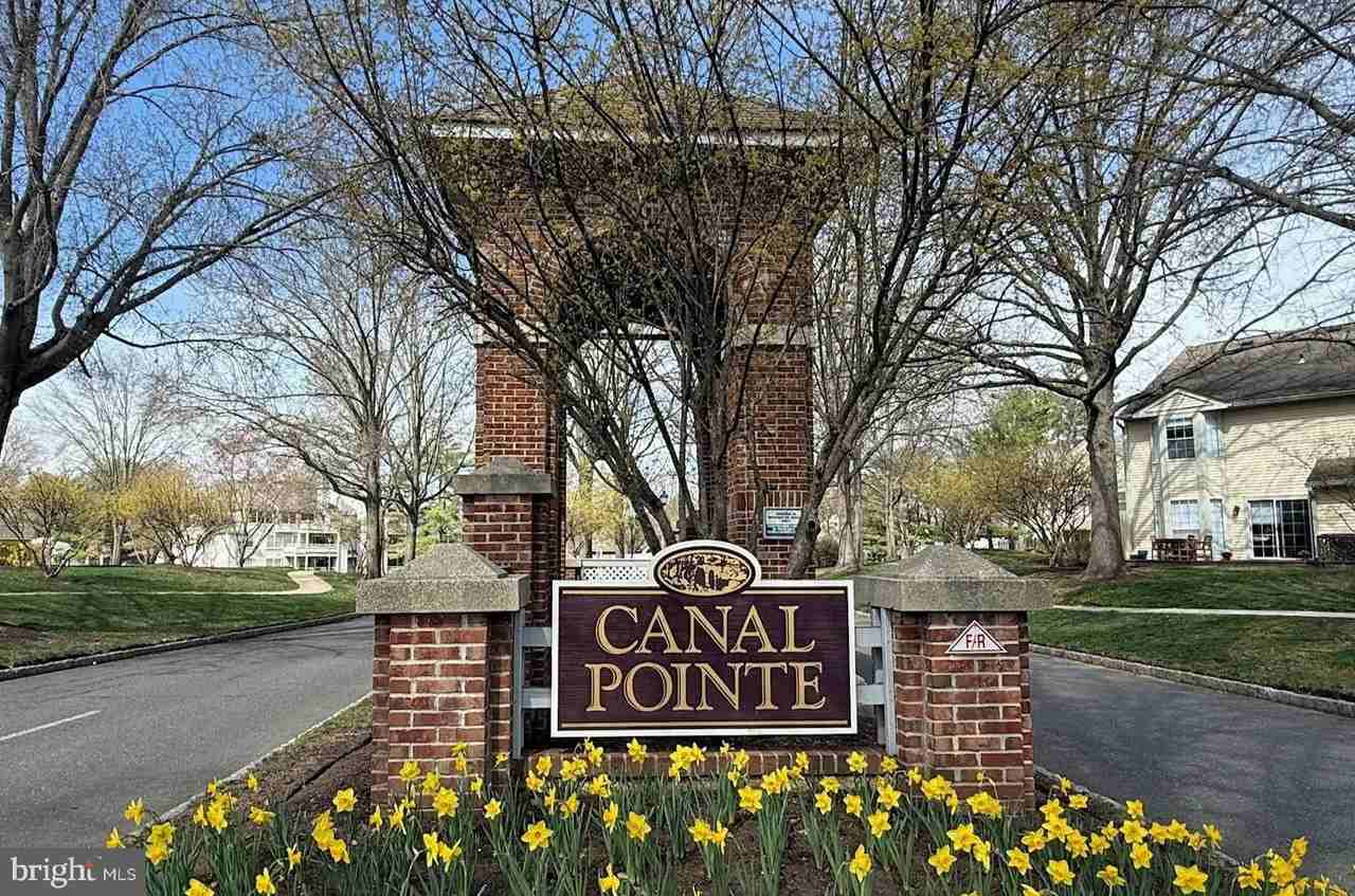 103 Claridge Ct Apt 5 - Photo 2 of 24