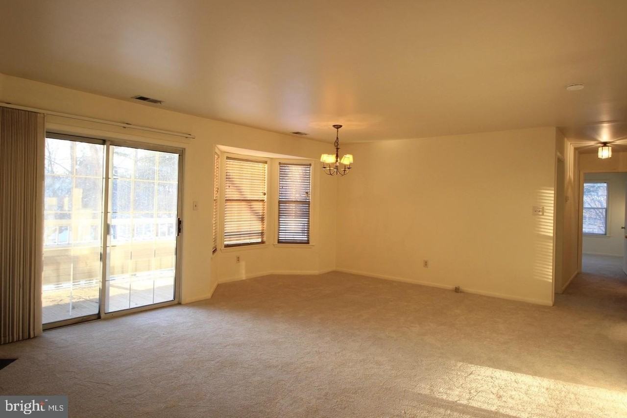 103 Claridge Ct Apt 5 - Photo 6 of 24