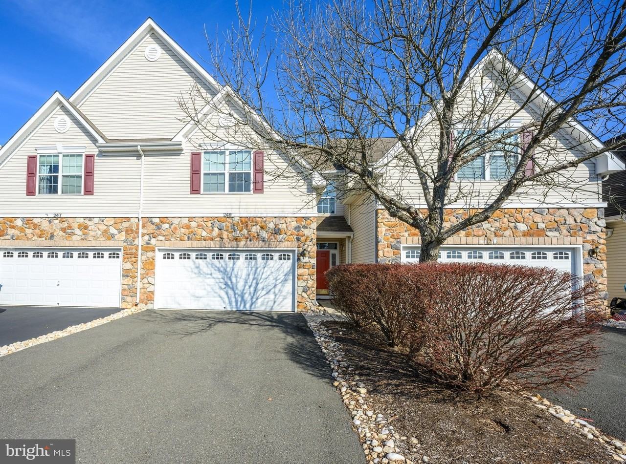 249 Concord Pl - Photo 2 of 22