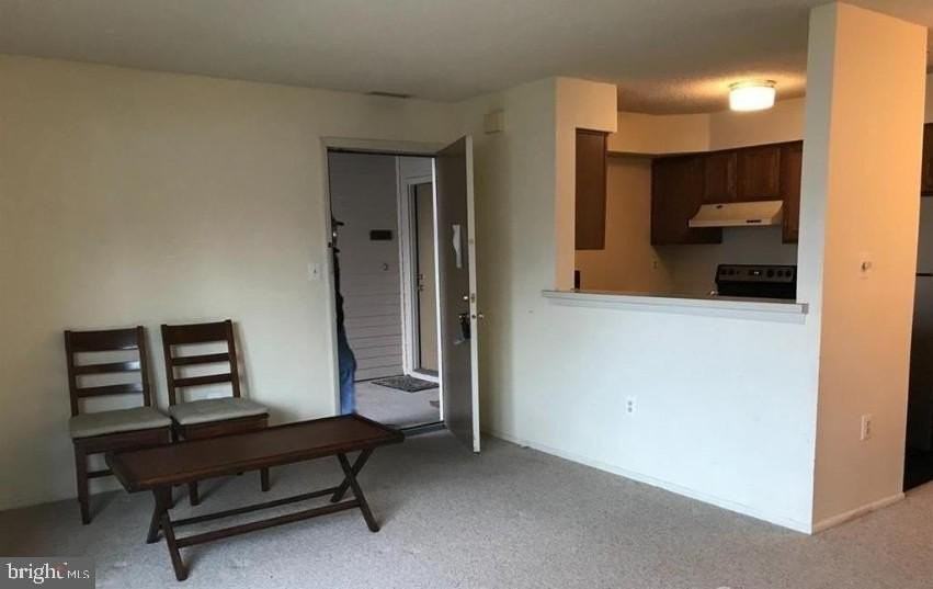 1105 Aspen Dr - Photo 3 of 9