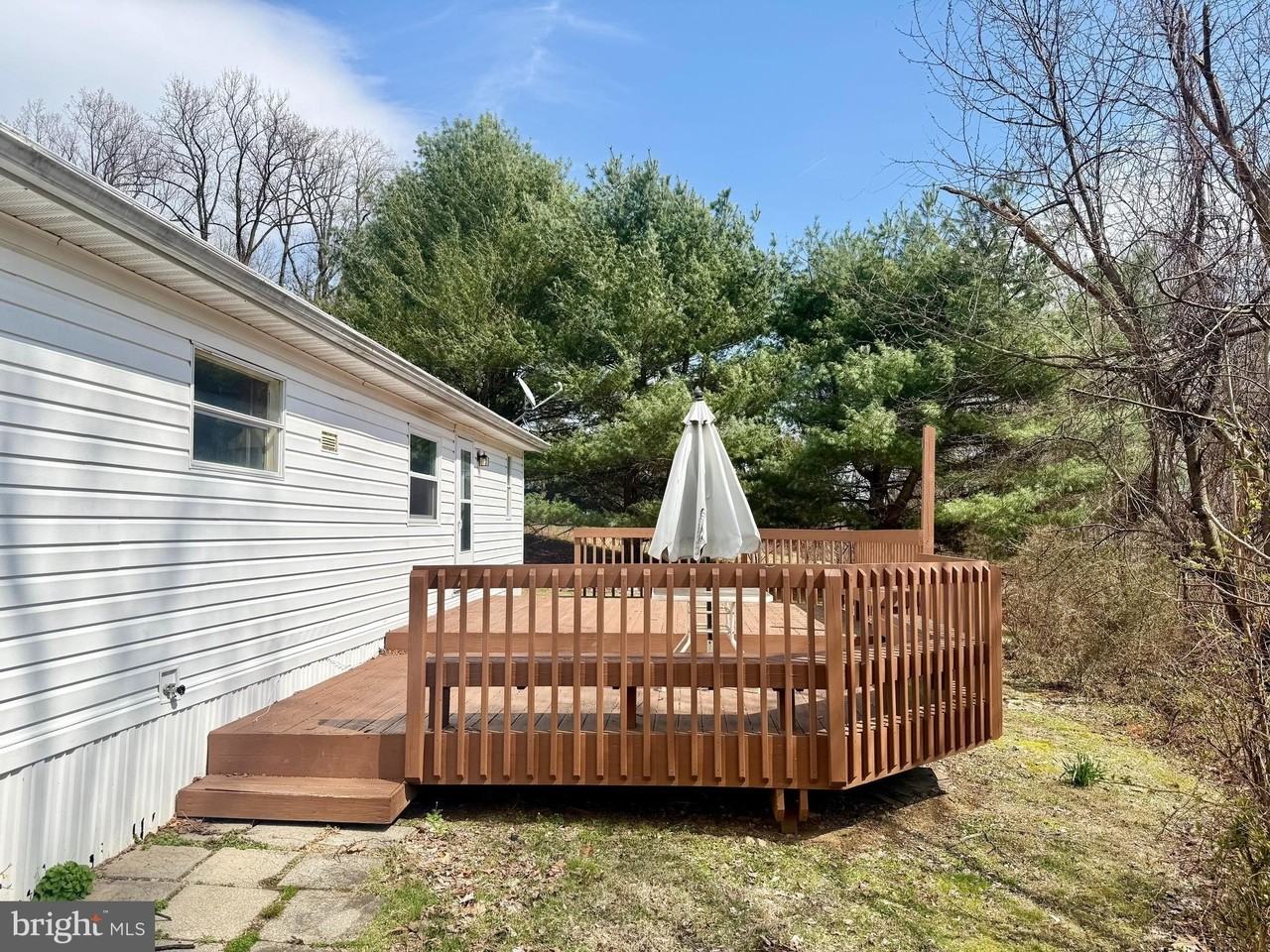 746 Sawmill Rd - Photo 2 of 28