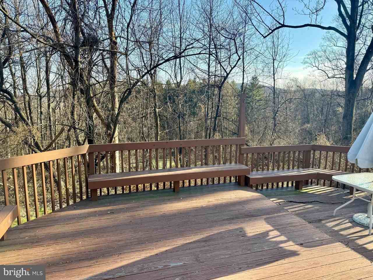 746 Sawmill Rd - Photo 4 of 28