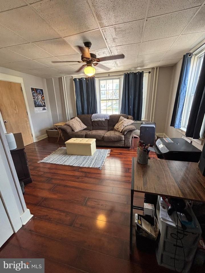 11 W APT #1 MADISON Street - Photo 4 of 13