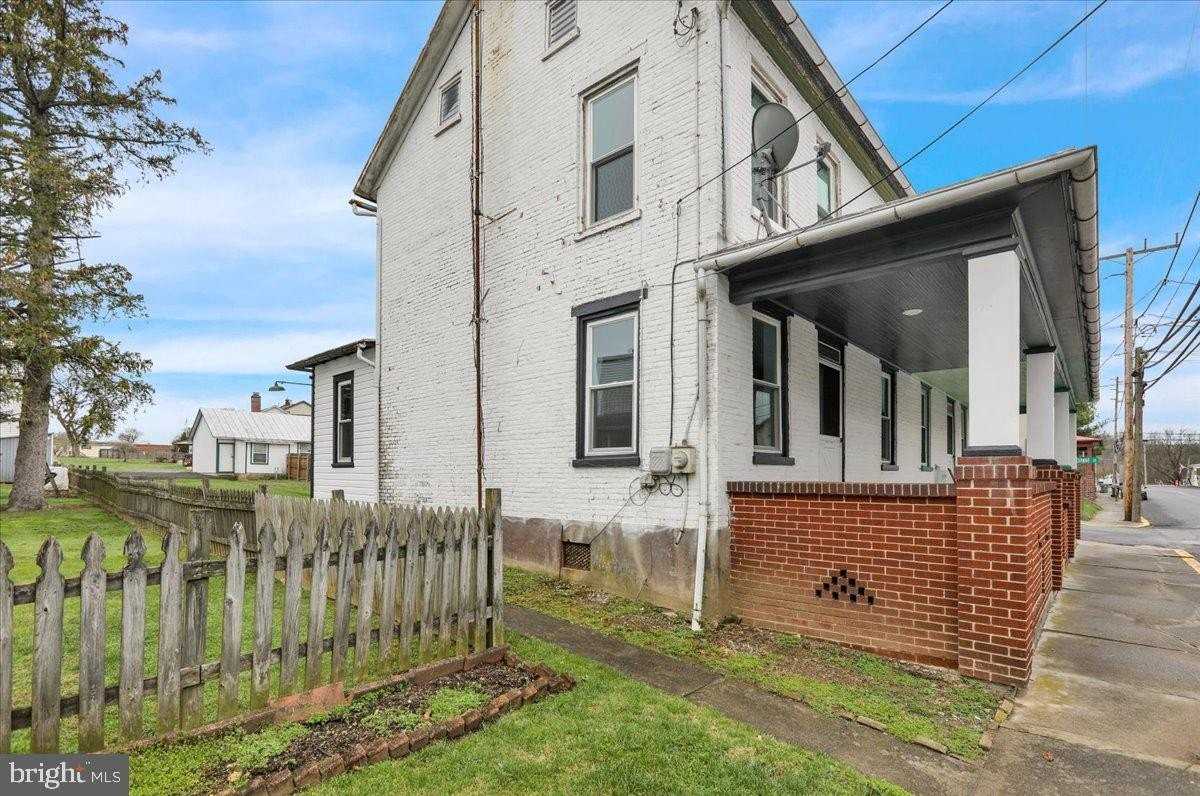 2102 Main St - Photo 4 of 27