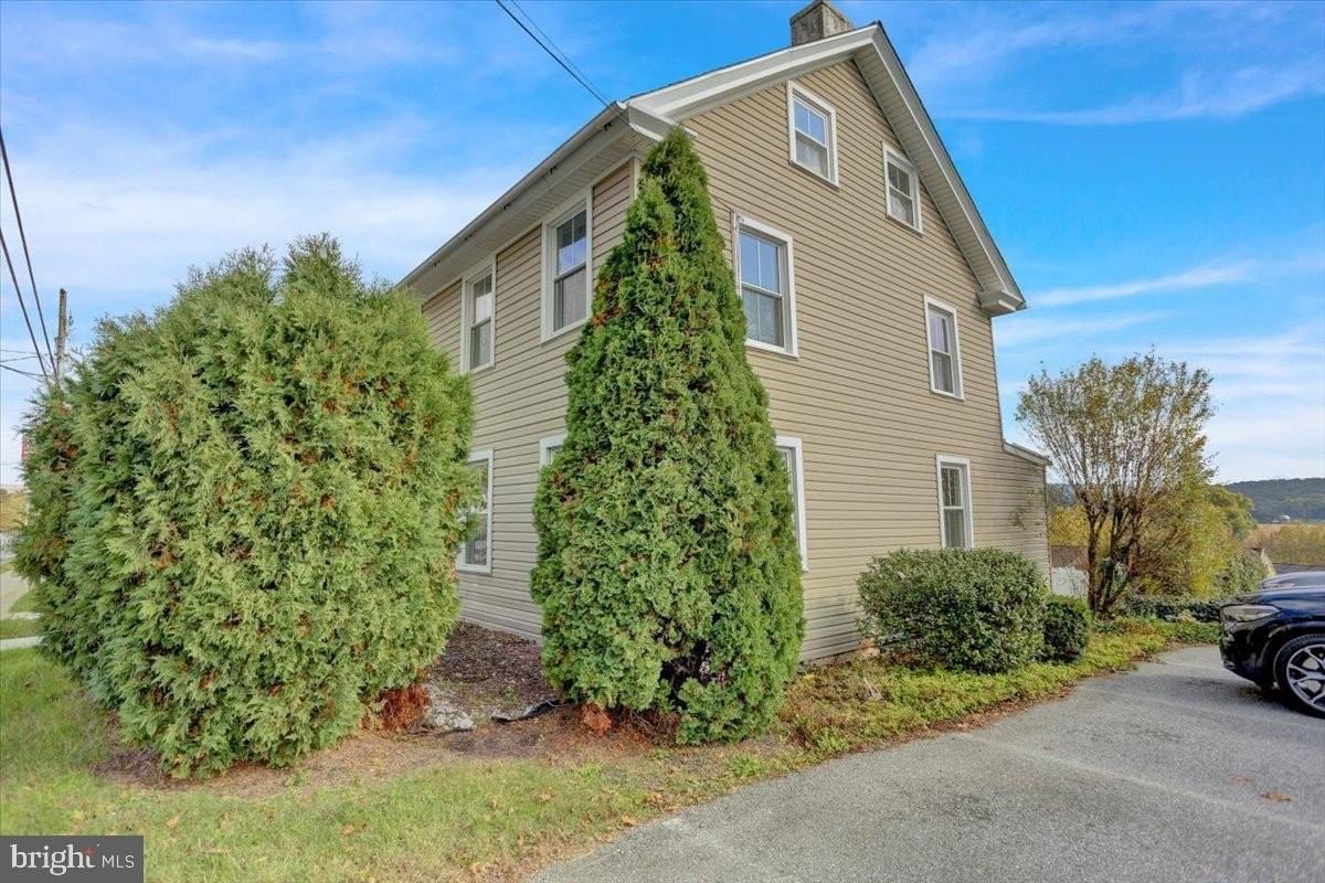 3208 Main St Unit 2 - Photo 4 of 18