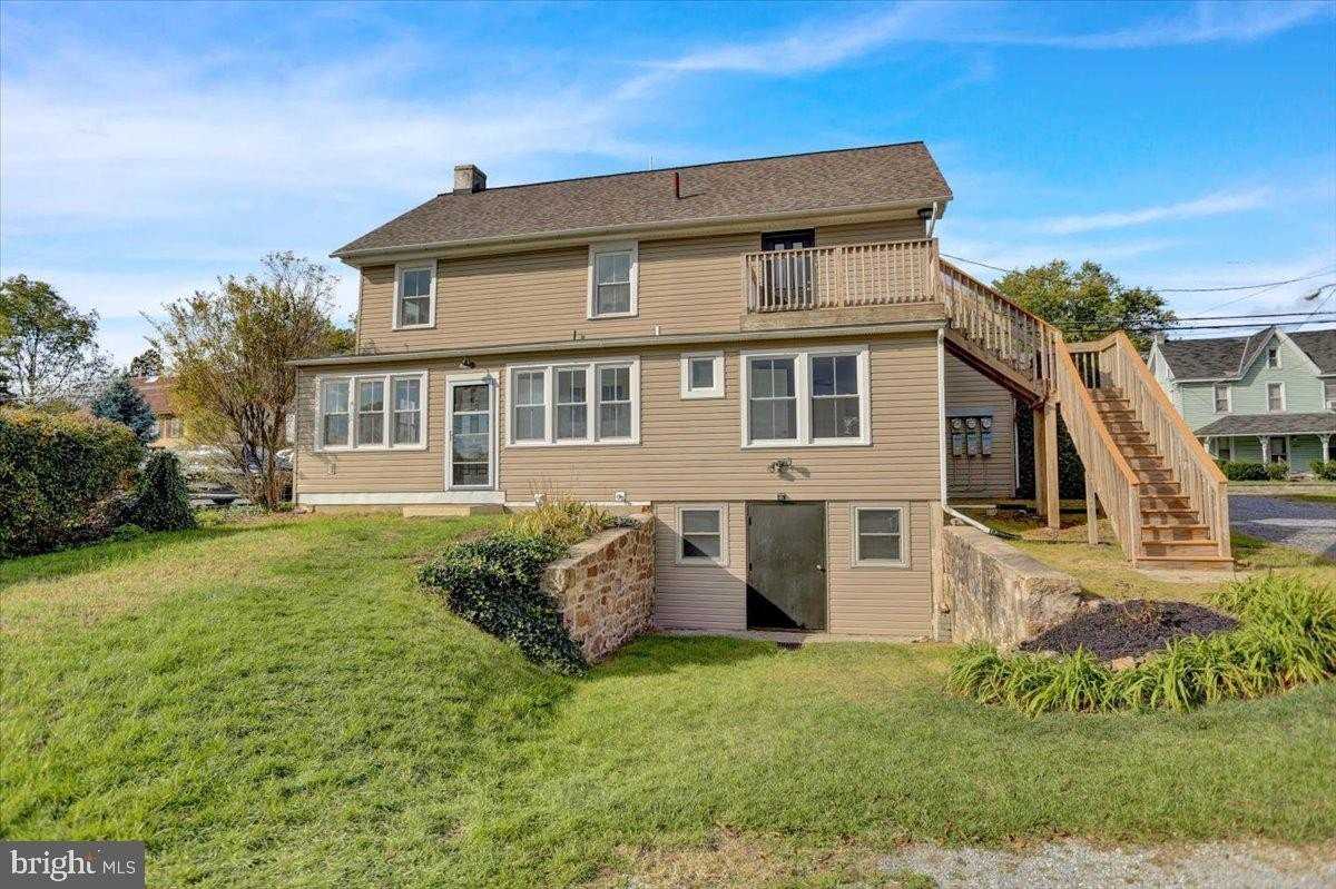 3208 Main St Unit 2 - Photo 5 of 18