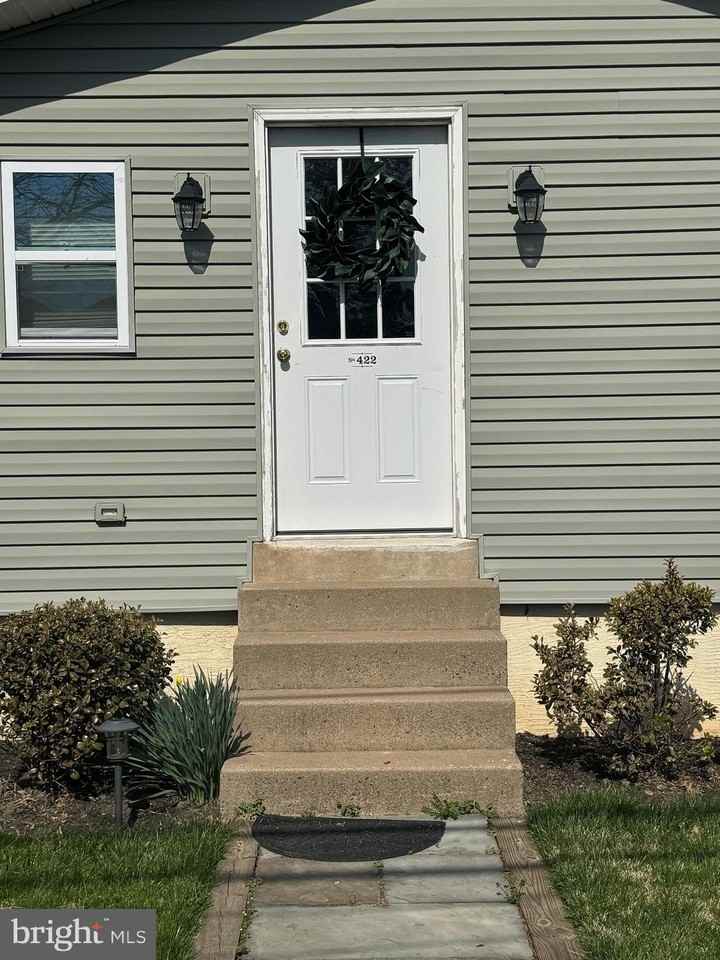 422 Kansas Rd - Photo 3 of 23