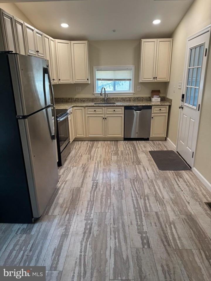 422 Kansas Rd - Photo 7 of 23