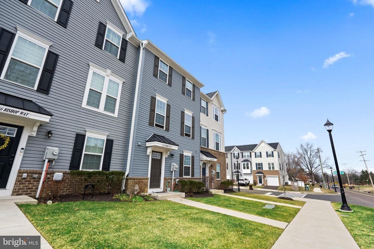 168 Bishop Way - Photo 2 of 29