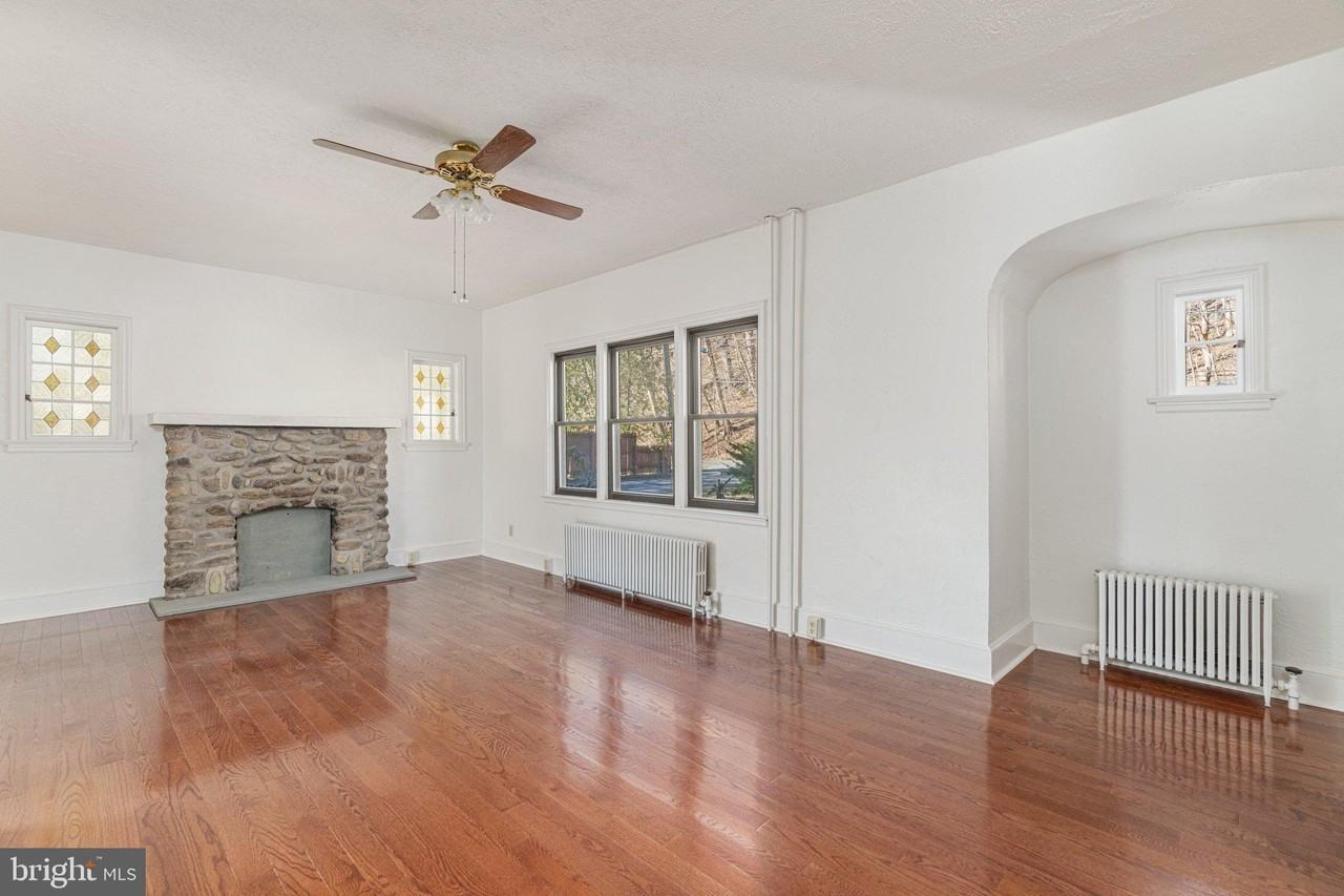 20 Easton Rd - Photo 4 of 24