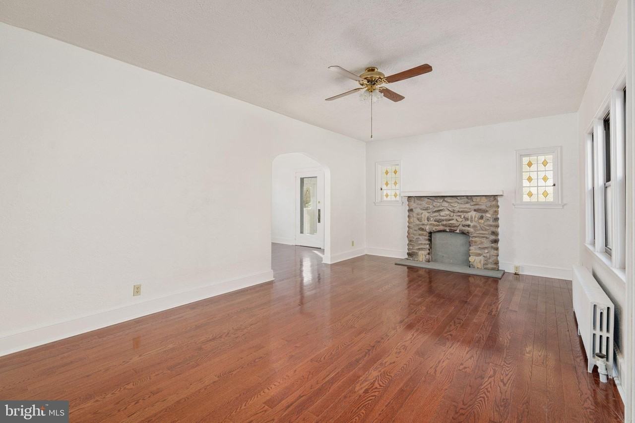 20 Easton Rd - Photo 7 of 24