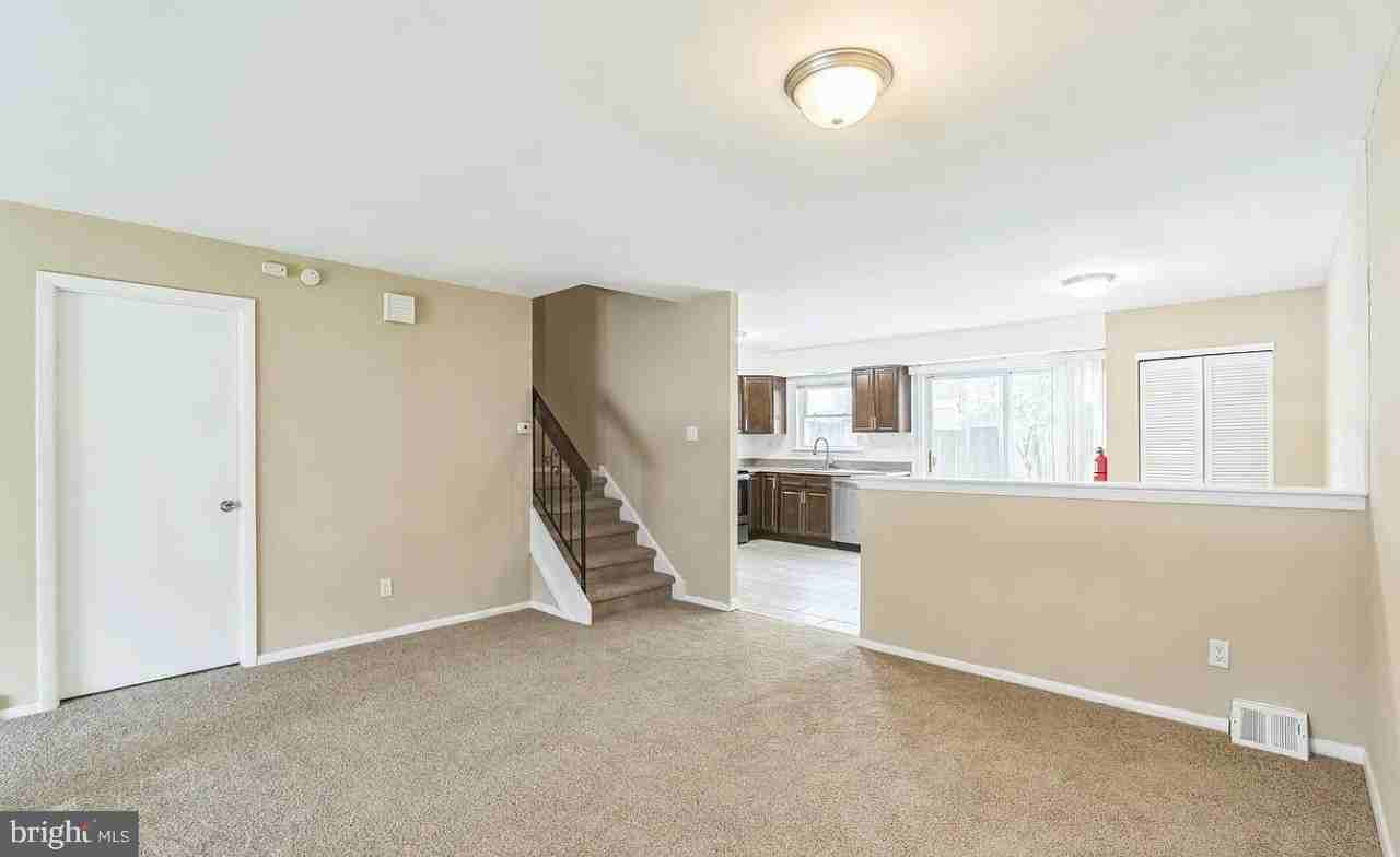 5204 Leeward Rd Unit N - Photo 4 of 12