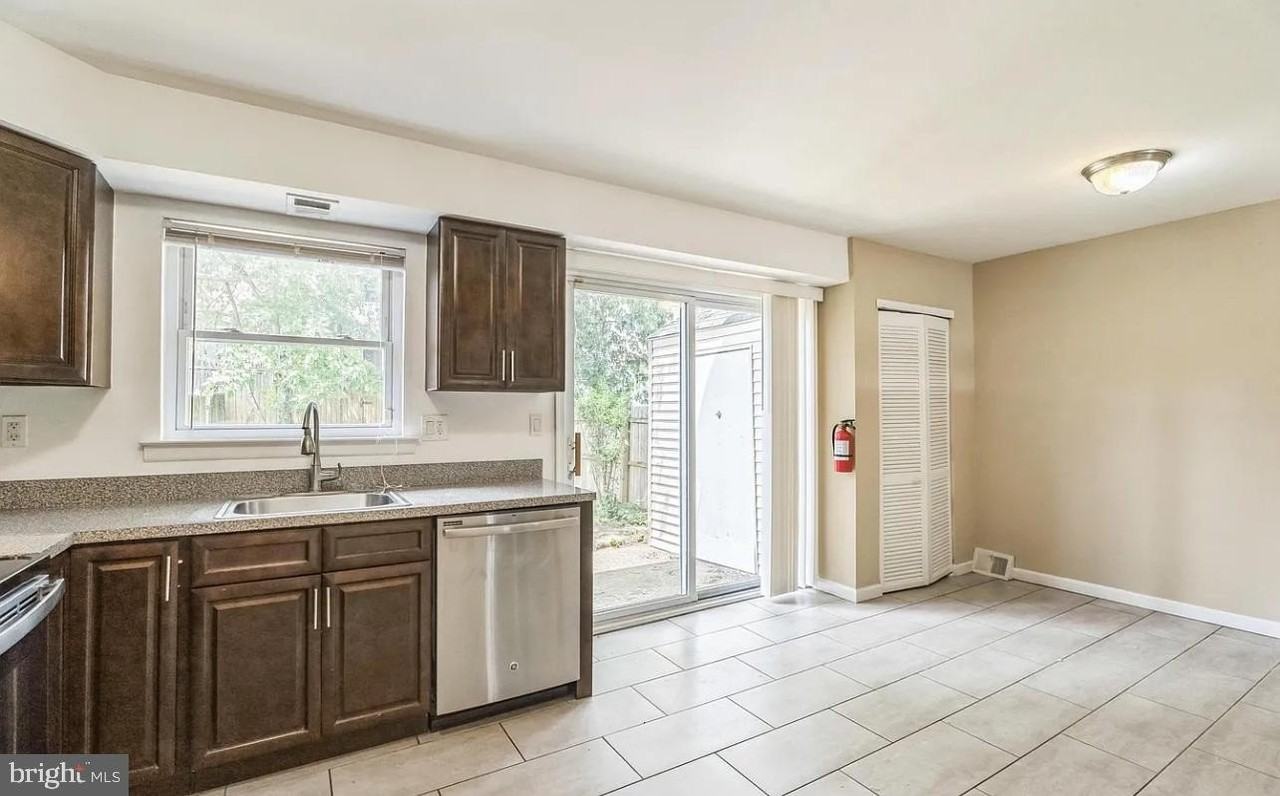 5204 Leeward Rd Unit N - Photo 6 of 12