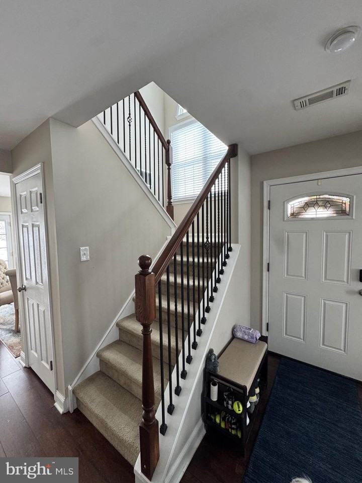 17 Parkview Way - Photo 4 of 43