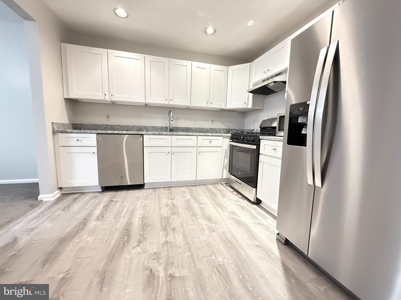 9101 Sheffield Dr - Photo 5 of 16