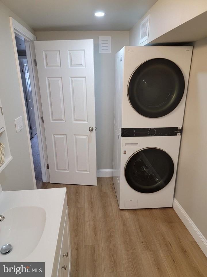 564B Hulmeville Ave Unit B - Photo 4 of 9